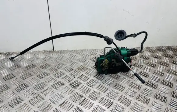 Volkswagen Golf IV Front door lock PA66GF30