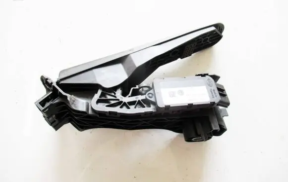 Volkswagen Golf VI Accelerator throttle pedal 1K1721503BA 6PV01103955