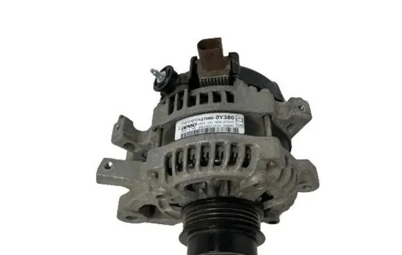 Toyota Yaris Generator/alternator 270600Y380