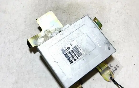 Nissan Almera Engine control unit/module 237101n600 mecn203