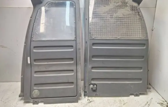 Volkswagen Caddy Trunk separation 