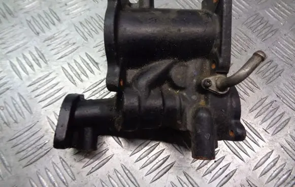 Opel Astra H Thermostat housing 