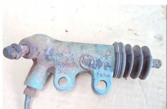 Toyota Corolla E100 Clutch slave cylinder 