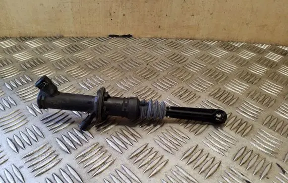Dacia Sandero Clutch master cylinder 306104585R