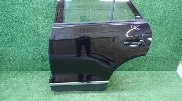 Volkswagen T-Roc Rear door