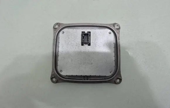 Chrysler Pacifica Headlight ballast module Xenon 147000015300