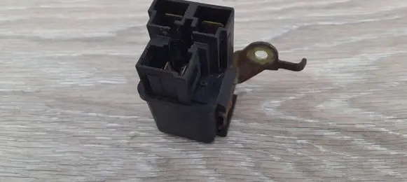 Nissan Almera N16 Glow plug pre-heat relay 252304U100