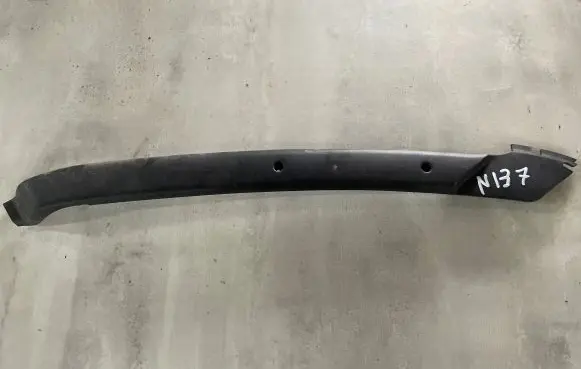 Porsche Cayenne (9PA) Tailgate trim 7L5867711B