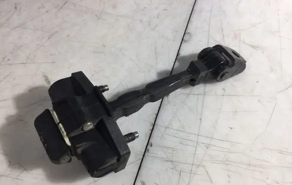 Renault Clio IV Front door check strap stopper B04306179R