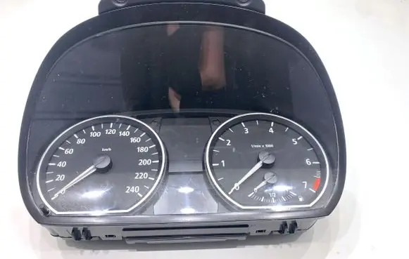 BMW 1 E81 E87 Speedometer (instrument cluster) 6974645