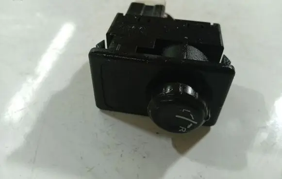 Nissan Almera Tino Wing mirror switch 