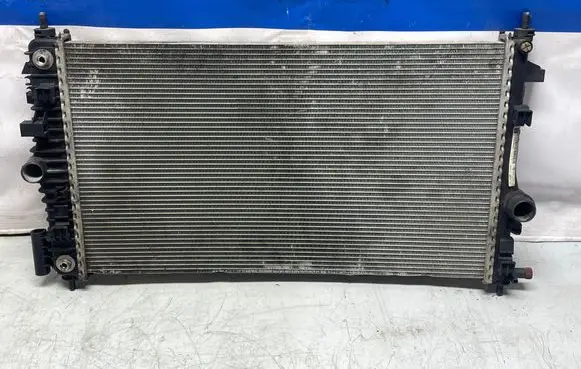 Opel Insignia A Coolant radiator 22762535