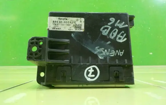 Toyota Avensis T270 Climate control unit 8865005241