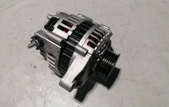 Nissan Almera Tino Generator/alternator