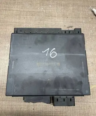 Mercedes-Benz S W220 Seat control module A2208203185 03W30