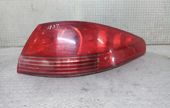 Peugeot 607 Rear/tail lights