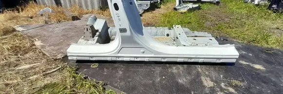 Mitsubishi Eclipse Cross Pillar (middle) 