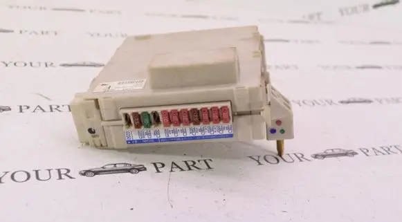 Lexus GS 300 350 430 450H Fuse module 8267030250