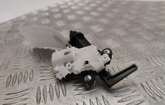 Lexus NX Fuel tank cap lock 
