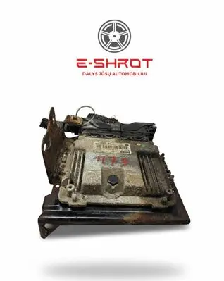 Opel Astra H Engine control unit/module 55556829 0281011943 581100047