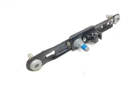 Alfa Romeo Stelvio Seat belt adjustment rail 68102536AB V156181