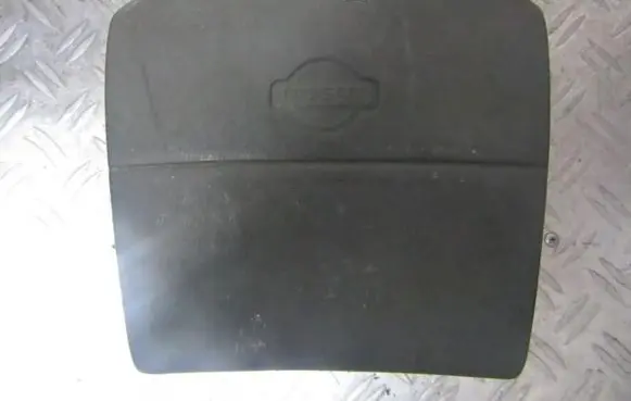 Nissan QX Steering wheel airbag