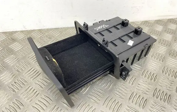 Hyundai Santa Fe Dashboard storage box/compartment 