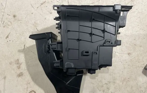 Hyundai IONIQ 6 Central console control unit 84680KL000