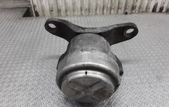 Ford Galaxy Engine mount bracket HL8021M05