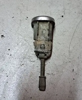 Volkswagen PASSAT B5.5 Front door lock (next to the handle) 3B0837167
