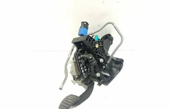 Opel Vivaro Clutch pedal 465038677R 93868409 81007095