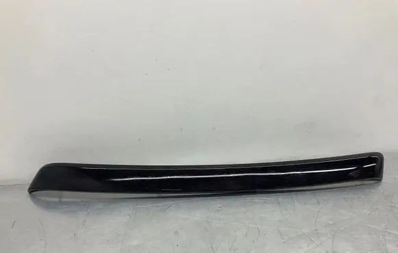 Dashboard glove box trim
