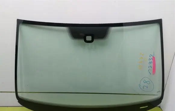 Volkswagen PASSAT B6 Front windscreen/windshield window