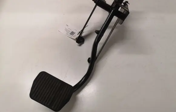 Volvo V70 Brake pedal