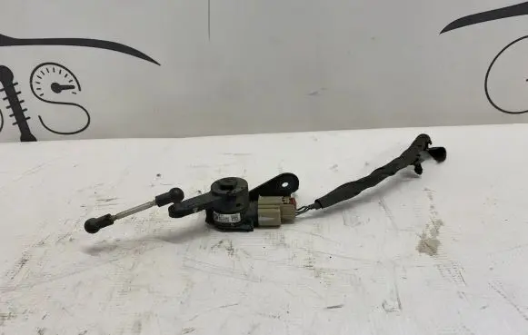Dodge RAM Suspension ride height/mode switch 68277070AD