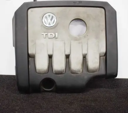 Volkswagen PASSAT B6 Engine cover (trim)