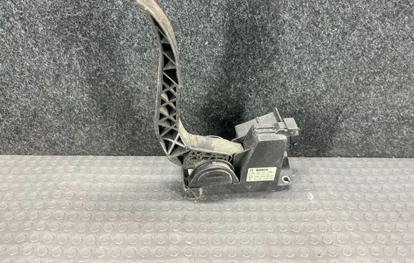 Mercedes-Benz Vito Viano W639 Accelerator throttle pedal A6393000604