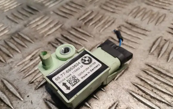 BMW X3 E83 Airbag deployment crash/impact sensor 6953634