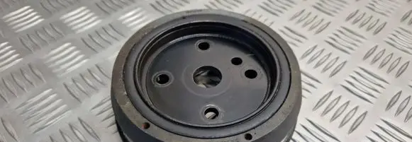 Volvo V70 Crankshaft pulley 30731045