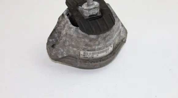BMW 5 E60 E61 Engine mount bracket 6761092