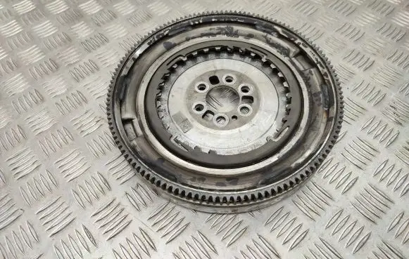 Volkswagen Taigo Flywheel 04C105266H