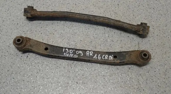 Hyundai i30 Rear suspension control arm 