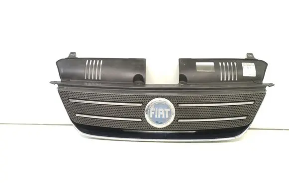 Fiat Idea Front bumper upper radiator grill 735357980