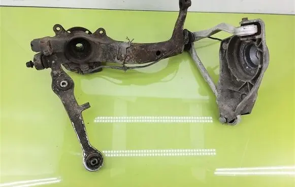 Audi A8 S8 D2 4D Front wheel hub spindle knuckle