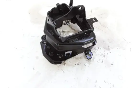 Ford Focus Fuel filter bracket/mount holder FM5Q9A072BD