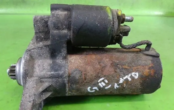 Volkswagen Golf III Starter motor