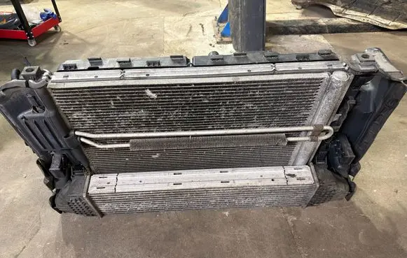 Volvo XC70 Radiator set 