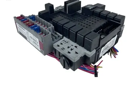 Volvo V70 Fuse box set 8645411 8645410 000001012630