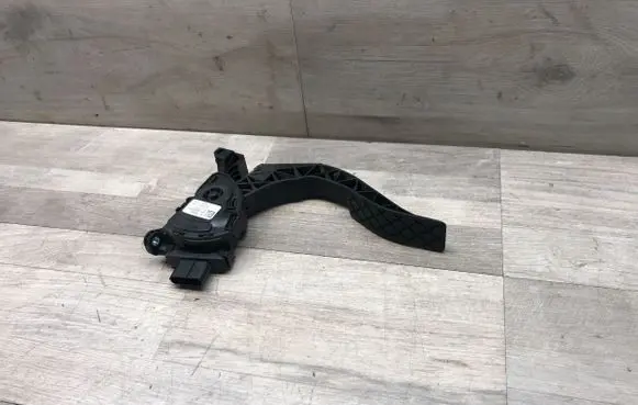 Audi A6 S6 C7 4G Accelerator throttle pedal 8K1723523A 05122012 6PV00950521