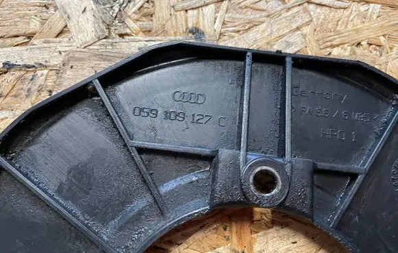 Audi A6 S6 C5 4B Timing belt guard (cover) 059109127C